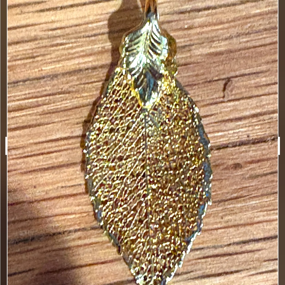 Gold Leaf Pendant Necklace